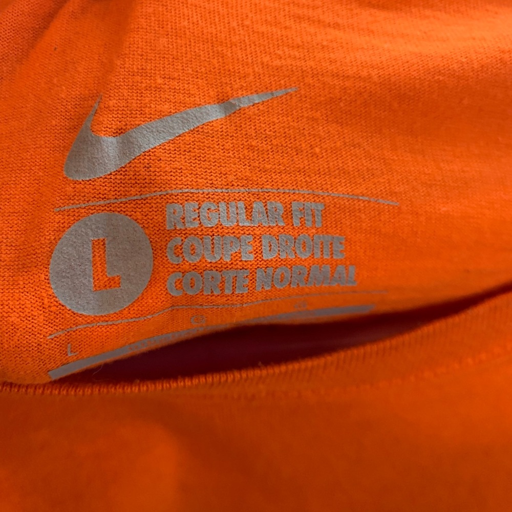 Nike T - Picture 3 of 3